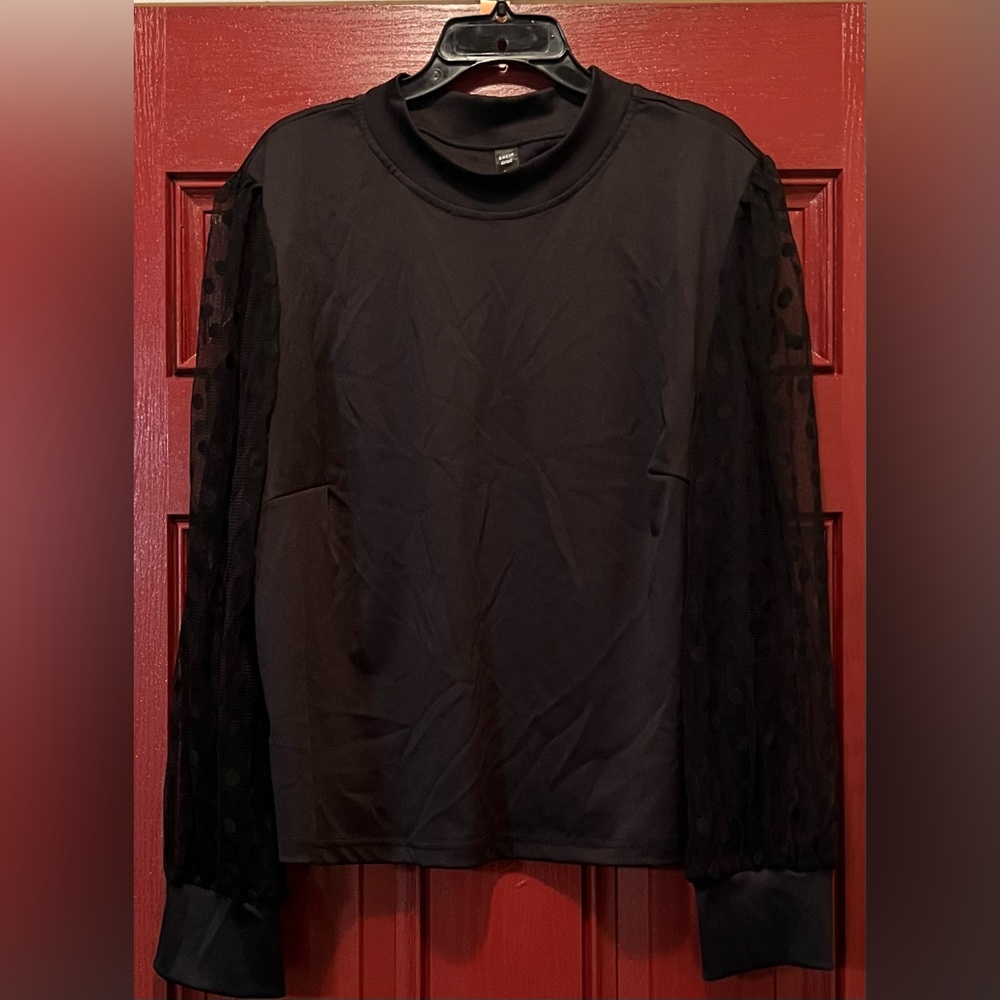 SHEIN Black Curve Top